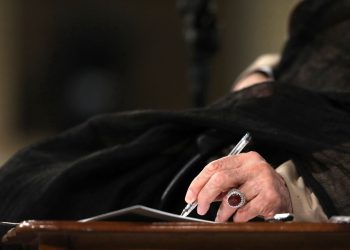 موافقت رهبر انقلاب با عفو یا تخفیف مجازات بیش از دو هزار نفر از محکومان محاکم