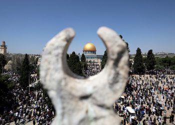 ۱۲۰ هزار نمازگزار، نماز آخرین جمعه رمضان را در مسجدالاقصی اقامه کردند