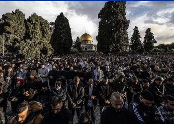 اقامه نماز عید فطر با حضور بیش از 60 هزار فلسطینی در مسجد الاقصی