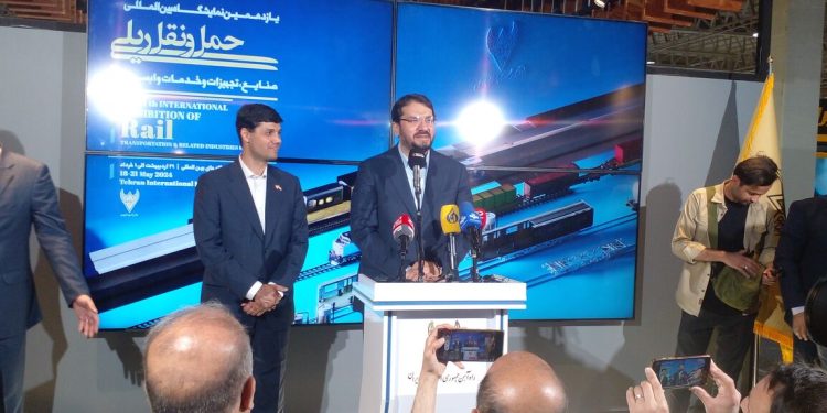 ترانزیت ریلی و جادهای ایران ۵۵ رشد داشته است