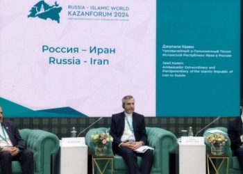 باقری کنی: با درایت رهبران تهران و مسکو تحریم‌های آمریکا به فرصت‌های بی‌نظیر تبدیل شده‌اند