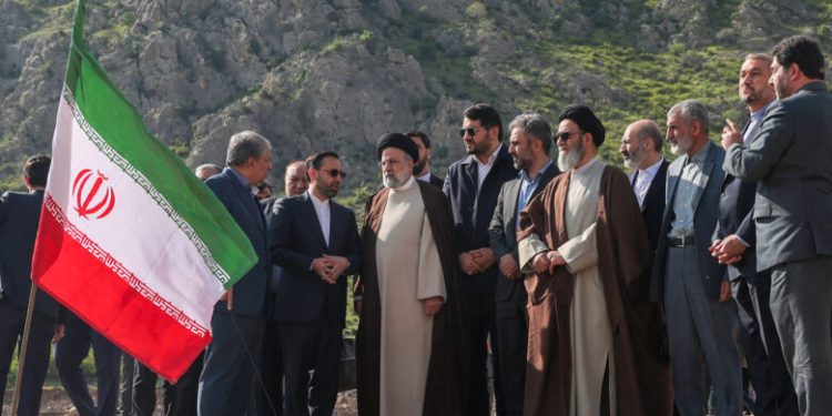 شهادت رئیس جمهور ایران و همراهانش در حادثه سقوط بالگرد تایید شد