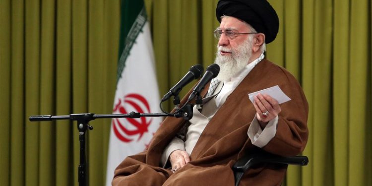 رهبر معظم انقلاب خطاب به نامزدها: حرف دشمنپسند زده نشود