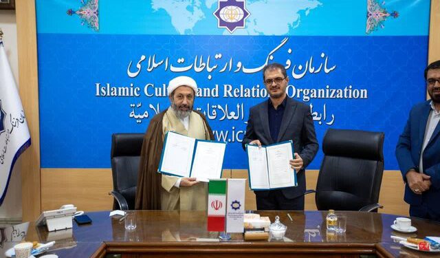 امضای تفاهم نامه تاسیس دفتر ارتباطات و صادرات فرهنگی کردستان