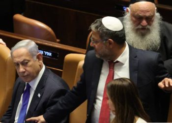 بالا گرفتن اختلافات مقامات صهیونیست درباره طرح آتش بس