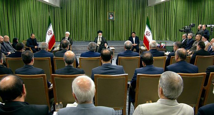 رهبر انقلاب: دولت آقای رئیسی، دولت کار و امید و حرکت بود