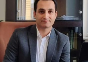 شال‌بافی جلوه‌ای از فرهنگ و هنر هنرمندان بانه را معرفی می‌کند