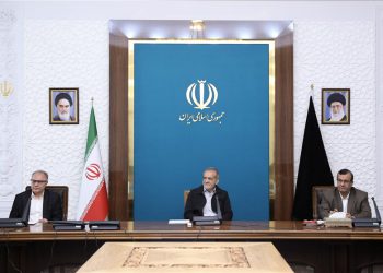 تأکید رئیس جمهور بر سامان‌دادن مبادلات مرزی علیه تحریم‌ها