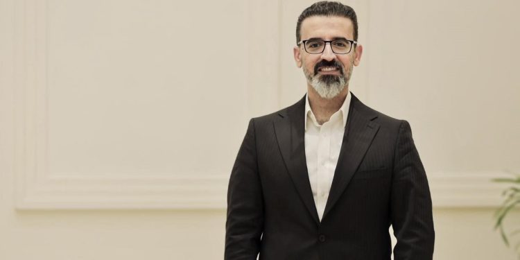 تاکید استاندار جدید کرکوک بر خدمت بە همە طیف های استان بدون هیچ تبعیضی