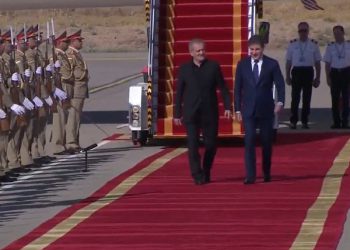 استقبال رسمی نچیروان بارزانی از رئیس جمهور ایران در فرودگاه اربیل