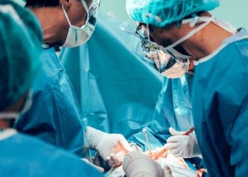 انجام عمل موفقیت آمیز جراحی شکستگی لگن در بیمارستان کوثر سنندج