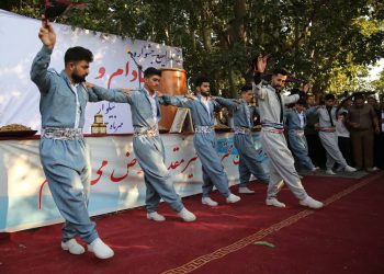 برگزاری جشنواره بادام و عسل «بیلوار» کرمانشاه