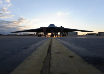 آمریکا برای اولین بار از بمب افکن B2 برای بمباران یمن استفاده کرد