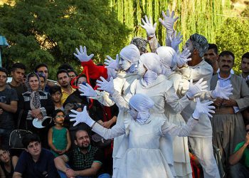 دورهمی هنرمندان تئاتر خیابانی جهان در شهر پایتخت تئاتر خاورمیانه