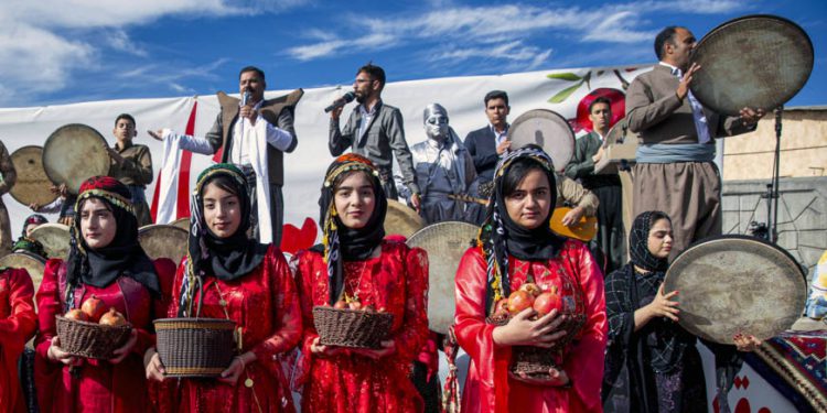 جشنواره بزرگ «انار» در پاوه برگزار شد