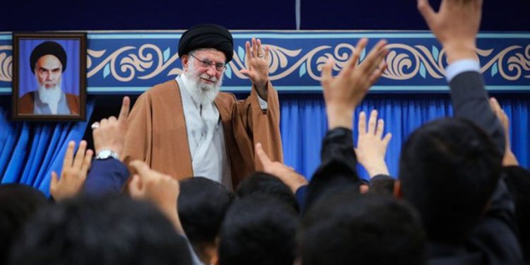 آیت الله خامنه‌ای: امریکا و رژیم صهیونیستی پاسخ دندان‌شکن دریافت می‌کنند