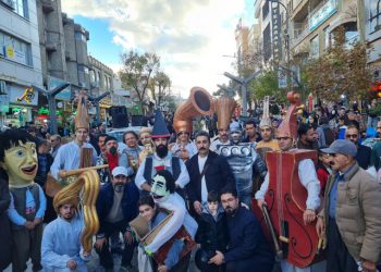 کارناوال شادی در شهر سنندج بە راه افتاد