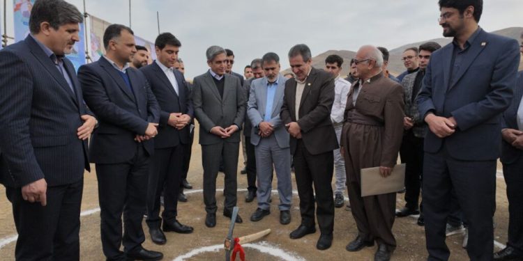 کلنگ‌ فاز ۲ شهرک صنعتی شماره چهار سنندج بر زمین زده شد