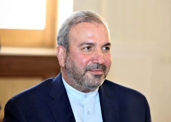 تاکید سفیر ایران در عراق بر لزوم همکاری مستمر میان دو کشور