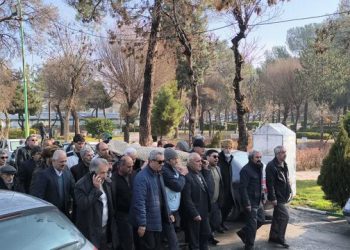 چخوف ایران در باغ فردوس کرمانشاه آرام گرفت