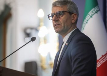 تهران ادعای رئیس جمهور فرانسه در مورد برنامه هسته‌ای ایران را مردود دانست
