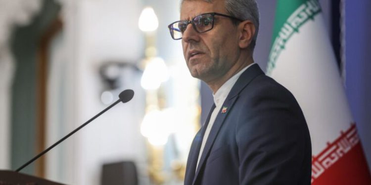 تهران ادعای رئیس جمهور فرانسه در مورد برنامه هستهای ایران را مردود دانست