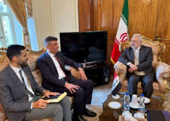 سرکنسول عراق در اصفهان با معاون وزارت خارجه ایران دیدار و گفتگو کرد