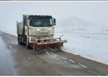برف‌روبی ۳۶۰۰ کیلومترباند ازجاده‌های کرمانشاه/ مه‌گرفتگی در برخی محورها