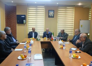 نشست هم‌اندیشی استاندار کرمانشاه با استانداران پیشین برگزار شد