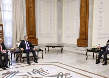 در دیدار با فیدان؛ تاکید رئیس جمهور عراق بر ضرورت احترام به حاکمیت عراق