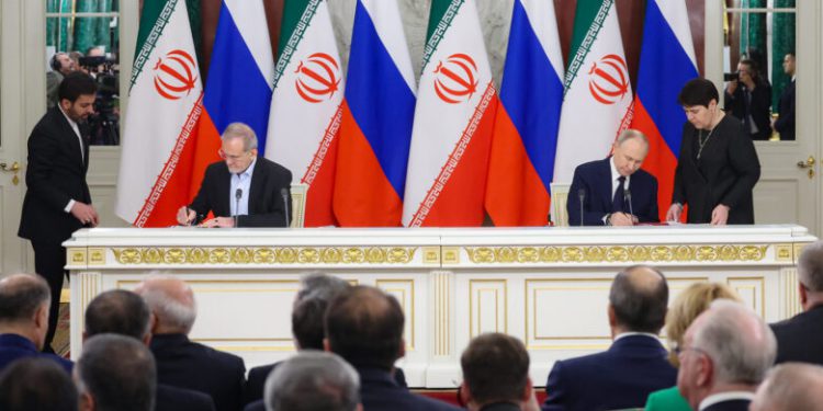 روسیه و ایران توافقنامه جامع راهبردی امضا کردند