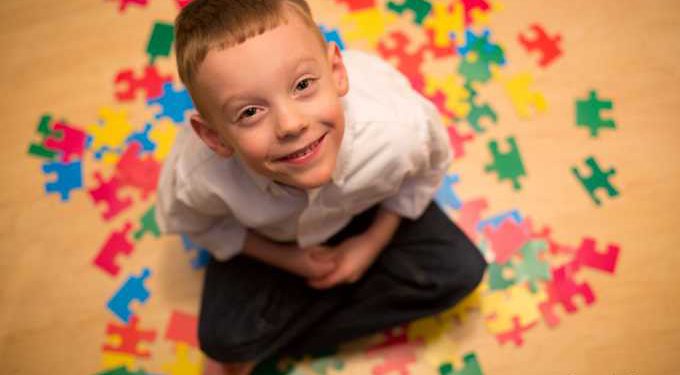 ویژگی های شایع در صورت افراد اوتیستیک کدامند؟