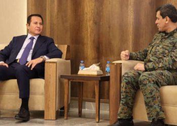 تاکید بر اهمیت اتحاد کردها در سوریە؛ نمایندە بارزانی با مظلوم عبدی دیدار کرد