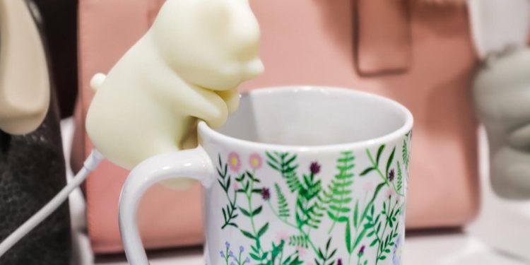 فوفو گربه رباتیک دوست داشتنی، همراه غذایی شخصی شما