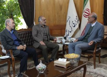 استاندار کرمانشاه: از مدیران جسور و شجاع حمایتی می‌کنیم / زیبنده نیست حتی یک ریال از اعتبارات استان برگشت بخورد