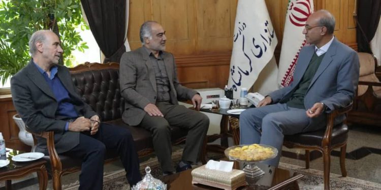 استاندار کرمانشاه: از مدیران جسور و شجاع حمایتی میکنیم / زیبنده نیست حتی یک ریال از اعتبارات استان برگشت بخورد