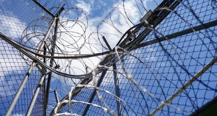 ماجرای کمک زندانیان جرایم جزئی زندان کالیفرنیا در اطفای حریق/ از این تزویر به ستوه آمدهایم