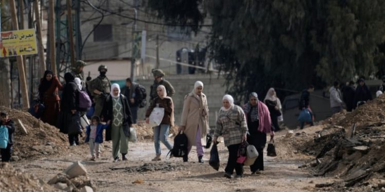 40 هزار فلسطینی از کرانه باختری آوارە شدەاند
