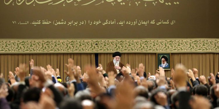 رهبر انقلاب: پیشرفت‌های صنعت دفاعی باعث ارتقاء رتبه قدرت دفاعی ما در جهان شد