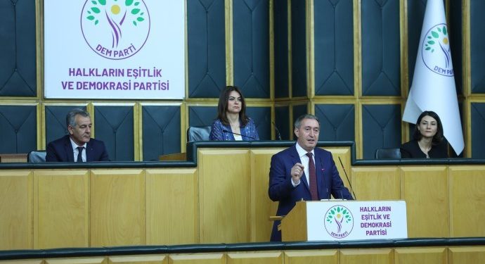 رئیس مشترک حزب برابری و دموکراسی: اوجالان آماده ارسال پیامی تاریخی است
