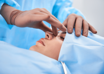 نقش فضای مجازی در تغییر نگرش عمومی نسبت به جراحی‌های زیبایی