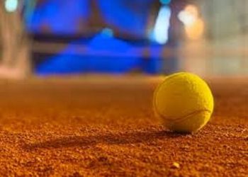 اولین دوره رقابت‌های لیگ تنیس خاکی در کرمانشاه در حال برگزاری است