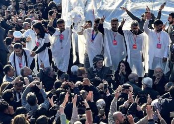 پایان اعتصاب ١٥ روزە معلمان در سلیمانیە؛ پیام صریح ادامە اعتراضات بە دولت مسرور بارزانی