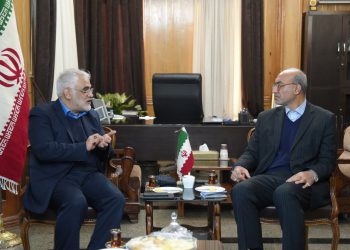 همکاری دانشگاه آزاد و استانداری کرمانشاه برای توسعه آموزش، تجارت و گردشگری سلامت
