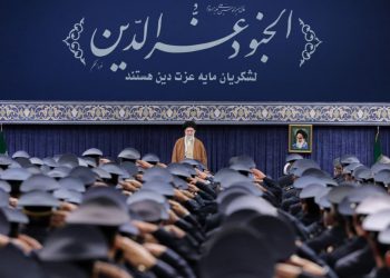 رهبر انقلاب: نباید با آمریکا مذاکره کرد