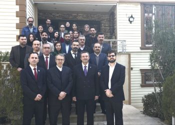 تقدیر از دانشجویان ممتاز زبان و ادبیات فارسی در دانشگاه سلیمانیه + تصاویر