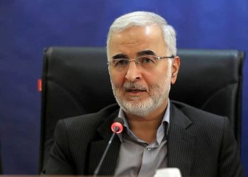 اسکندر مؤمنی به عراق سفر کرد