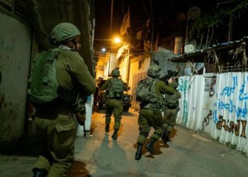 پاسخ رزمندگان فلسطینی بە نیروهای اشغالگر صهیونیستی