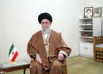 پیام نوروزی رهبر انقلاب اسلامی: ۱۴۰۴، سال «سرمایه گذاری برای تولید»/ «فشار مشکلات اقتصادی» و «سختی‌های معیشتی» از حوادث سال گذشته بود