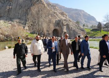 کرمانشاه آماده میزبانی از مسافران نوروزی است/ پیگیری دریافت مجوز تله‌کابین طاق‌بستان